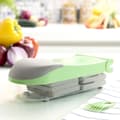 Pikkukuva 4 / 10: 7-in-1 kasvisleikkuri, raastin ja mandoliini resepteillä ja lisätarvikkeilla Choppie Expert InnovaGoods
