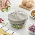 Pikkukuva 1 / 9: Manuaalinen minikasvisleikkuri vetonarulla Spinop InnovaGoods