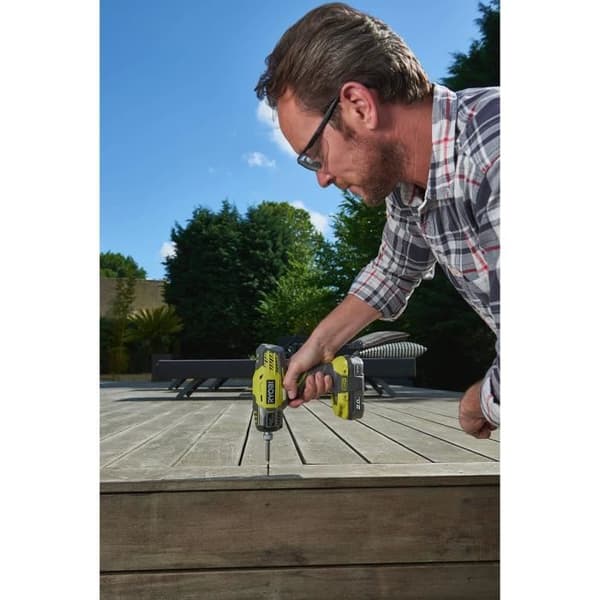 Batteripaket + med laddare - RYOBI - Litium 18 V - 2,0 Ah Kompakt