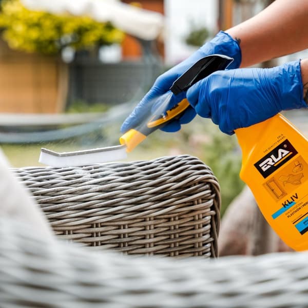 Plastrengöringsmedel 750ml ERLA KLIV