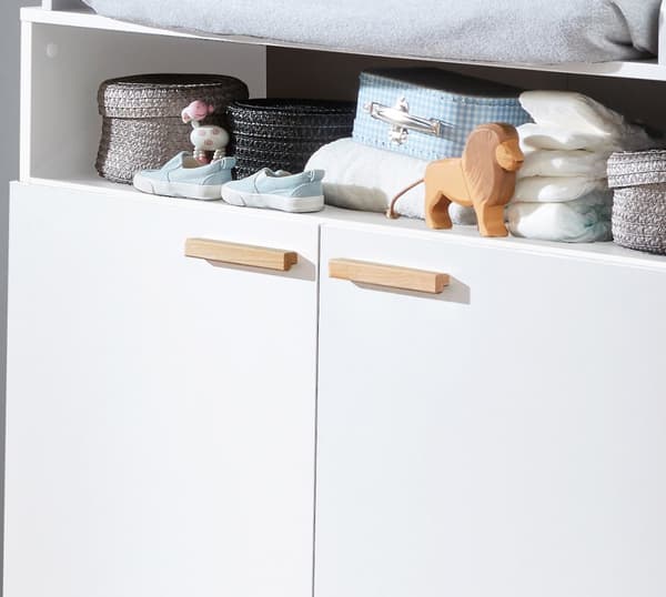 MatsBaby puslekommode 2 dører, 1 åpent rom  hvit .