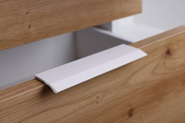 Pepeto skjenk 2 skuffer, 2 dører, 3 hyller hvit, Artisan eik dekor.