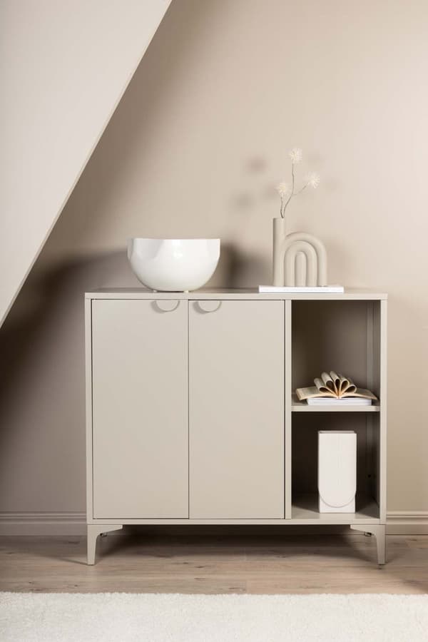 Piring skjenk 2 dører 1 hylle beige.