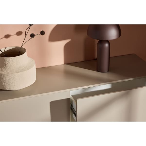 Frihamn skjenk veggmontert beige.