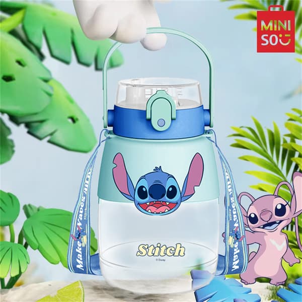 Miniso Disney Stitch 1300ml Tritan Vattenflaska med Sugrör, Perfekt för Hydrering på Språng
