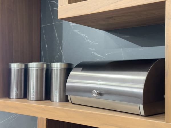 LEIPAPASIA SÄILIÖSARJALLA BERLINGER HAUS BH-6732 CARBON PRO