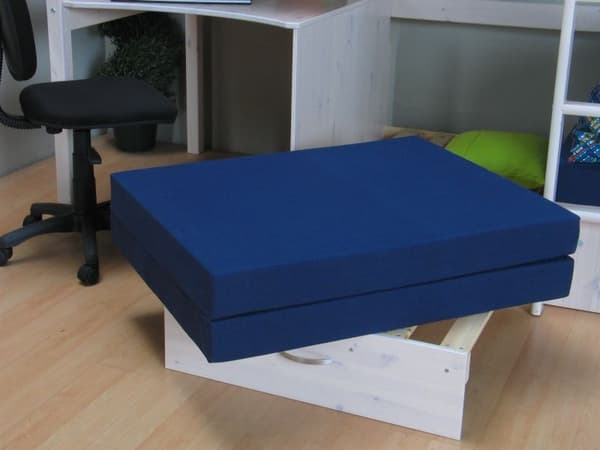 Kids loftsäng med soffa, skrivbord och bokhylla vit/blå.