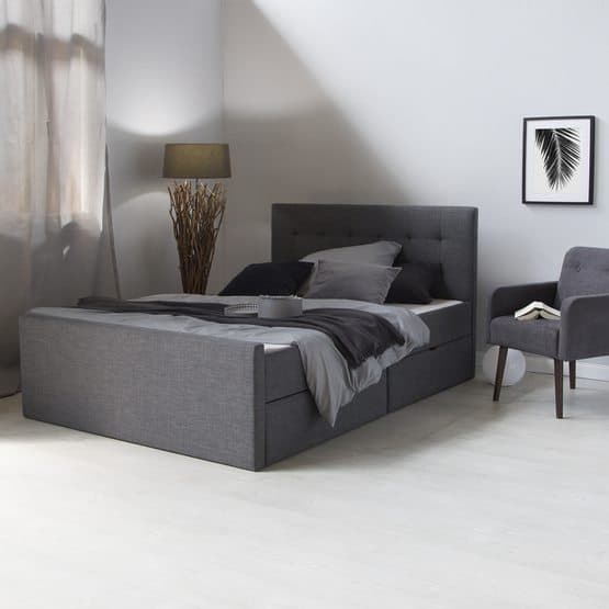 Dobbeltseng med sengegavl og 2 skuffer 120x200 cm