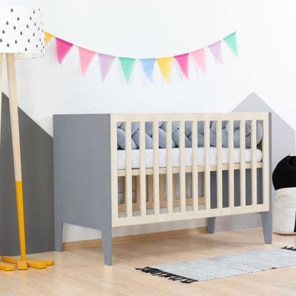 Utvecklingssäng baby grå + naturligt färgade spjäll 60 x 120 cm