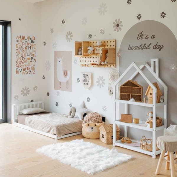 Korotettu lapsen sänky, lattiasänky, Montessori-sänky, taaperosänky, puulattiasängyn runko, puinen sängynrunko, telttasänky, lastensänky, syntymäpäivä
