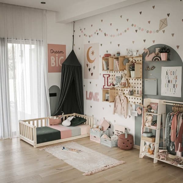 Montessori taaperon lattiasänky kiskoilla Kahden hengen sängyn runko, Parvisänky taaperolle Matalatasoinen sänky lasten sänkylle Taaperosänky Montesso