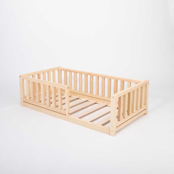Småbarnsseng, Sengeramme i gulv, Sengeramme i massivt træ, Montessori seng, Børneseng, Dagseng, Sovesofa, Småbørnsgulvseng, Montessori seng