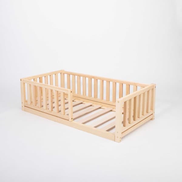 Småbarnsseng, Sengeramme i gulv, Sengeramme i massivt træ, Montessori seng, Børneseng, Dagseng, Sovesofa, Småbørnsgulvseng, Montessori seng