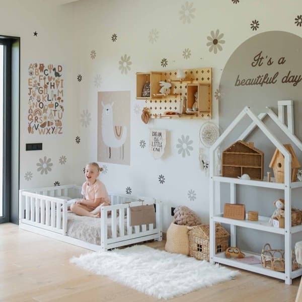 Taaperosänky, Lattiasängyn runko, Massiivipuinen sängyn runko, Montessori-sänky, Lastensänky, Sohvasänky, Vuodesohva, Taaperon lattiasänky, Montessori