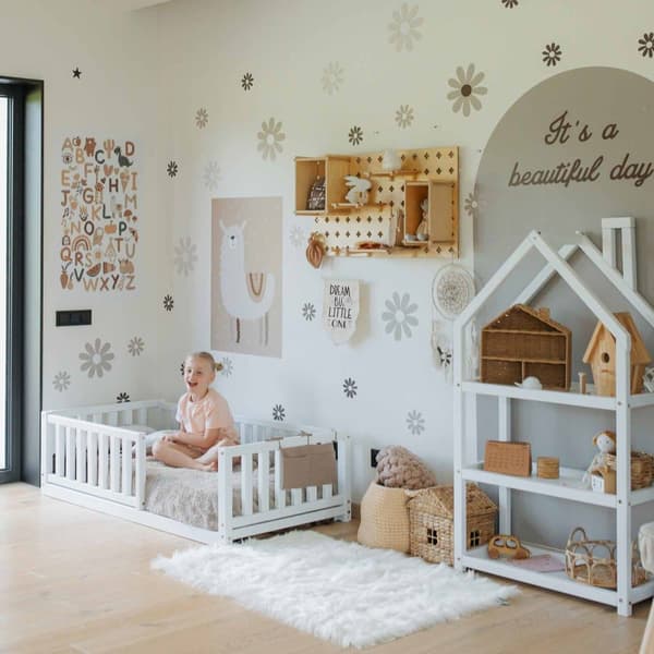 Taaperosänky, Lattiasängyn runko, Massiivipuinen sängyn runko, Montessori-sänky, Lastensänky, Sohvasänky, Vuodesohva, Taaperon lattiasänky, Montessori