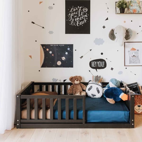 Taaperosänky, Lattiasängyn runko, Massiivipuinen sängyn runko, Montessori-sänky, Lastensänky, Sohvasänky, Vuodesohva, Taaperon lattiasänky, Montessori