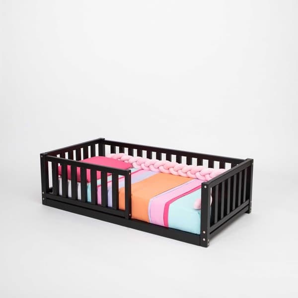 Taaperosänky, Lattiasängyn runko, Massiivipuinen sängyn runko, Montessori-sänky, Lastensänky, Sohvasänky, Vuodesohva, Taaperon lattiasänky, Montessori