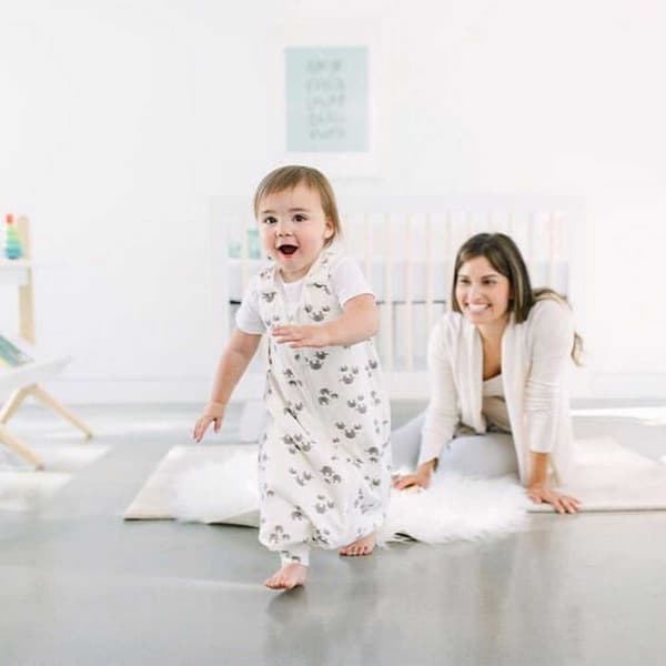 Ergobaby Sovepose Tog On The Move 1.0 Elefanter Hvid 6-18 Months