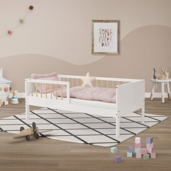 Barnsäng 70x140 cm med resårbotten och fallskydd vit/naturlig furu ML design
