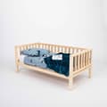 Miniatyrbild 4 av 9: Småbarnssäng med Sängkanter – Träsäng för Barn – Barnsäng med Räcken – Montessori Sängram för Barn