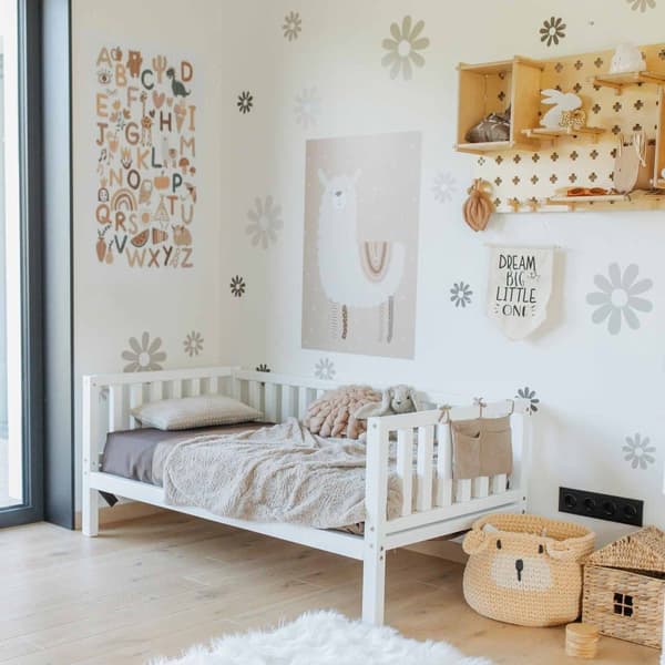 Småbarnssäng med Sängkanter – Träsäng för Barn – Barnsäng med Räcken – Montessori Sängram för Barn
