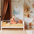 Miniatyrbild 6 av 11: Småbarnssäng med Sängkanter – Träsäng för Barn – Barnsäng med Räcken – Montessori Sängram för Barn