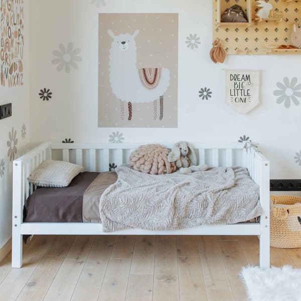 Småbarnssäng med Sängkanter – Träsäng för Barn – Barnsäng med Räcken – Montessori Sängram för Barn