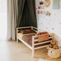 Pikkukuva 1 / 10: Lasten Sänky - Lastensänky Puusta - Turvakaiteellinen Sänky - Matala Lastensänky - Yhteisnukkumissänky - Montessori Huonekalut - Pojan Sänky