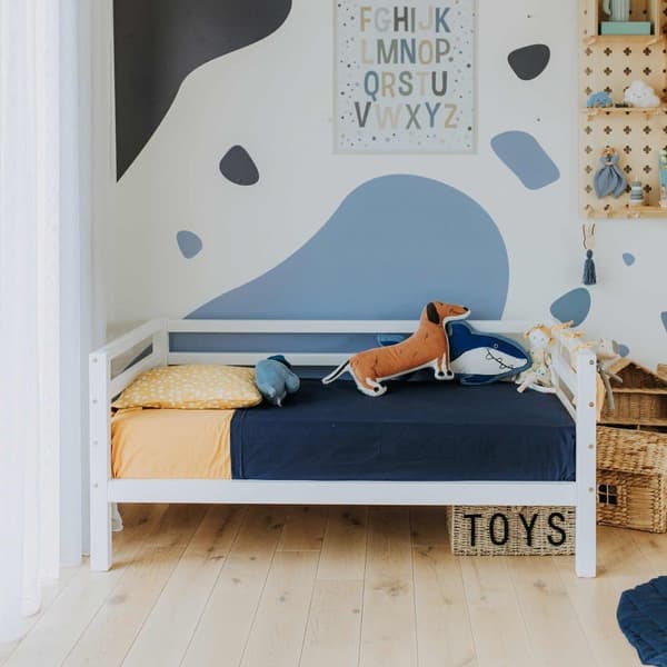 Lasten Sänky - Lastensänky Puusta - Turvakaiteellinen Sänky - Matala Lastensänky - Yhteisnukkumissänky - Montessori Huonekalut - Pojan Sänky