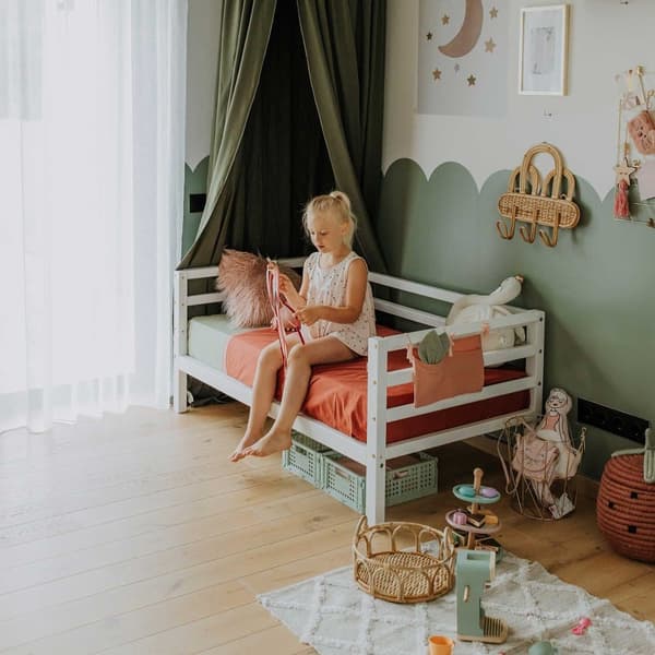 Lasten Sänky - Lastensänky Puusta - Turvakaiteellinen Sänky - Matala Lastensänky - Yhteisnukkumissänky - Montessori Huonekalut - Pojan Sänky