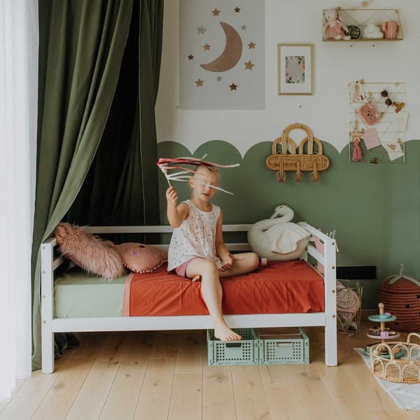 Lasten Sänky - Lastensänky Puusta - Turvakaiteellinen Sänky - Matala Lastensänky - Yhteisnukkumissänky - Montessori Huonekalut - Pojan Sänky
