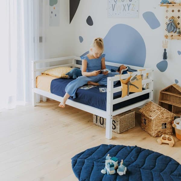Lasten Sänky - Lastensänky Puusta - Turvakaiteellinen Sänky - Matala Lastensänky - Yhteisnukkumissänky - Montessori Huonekalut - Pojan Sänky