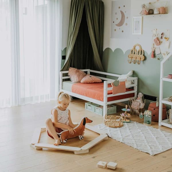 Lasten Sänky - Lastensänky Puusta - Turvakaiteellinen Sänky - Matala Lastensänky - Yhteisnukkumissänky - Montessori Huonekalut - Pojan Sänky