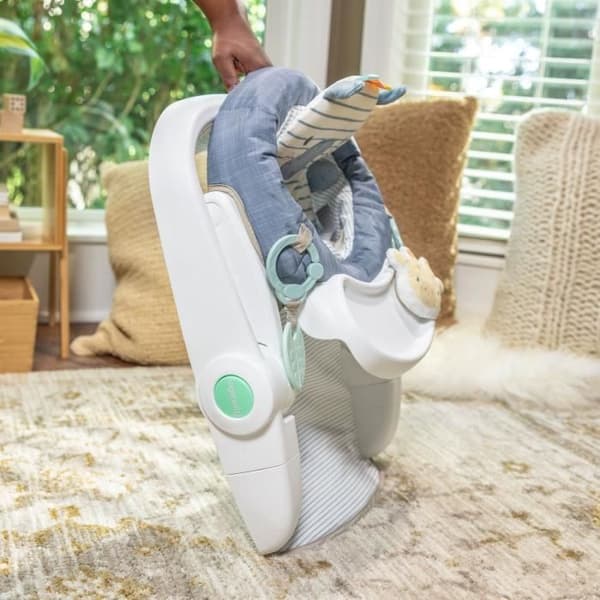 INGENUITY Lärande babysäte -Casi le zèbre- ger stöd till bebisen, 3 sittpositioner, aktivitetsbricka