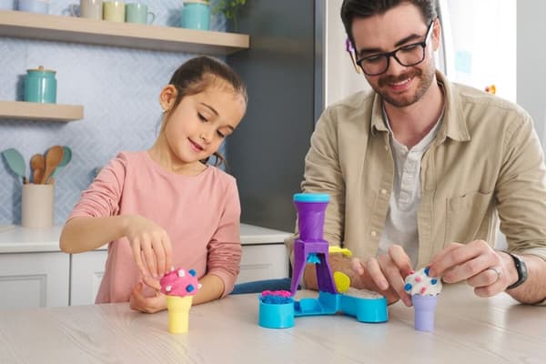 Kinetic Sand Soft Serve Station Lekset