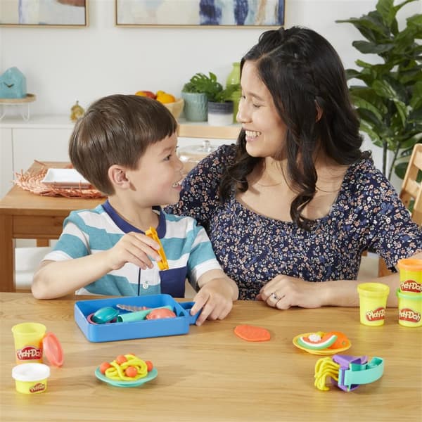 Play-Doh Kitchen Creations Playset Little Chef Starter Set