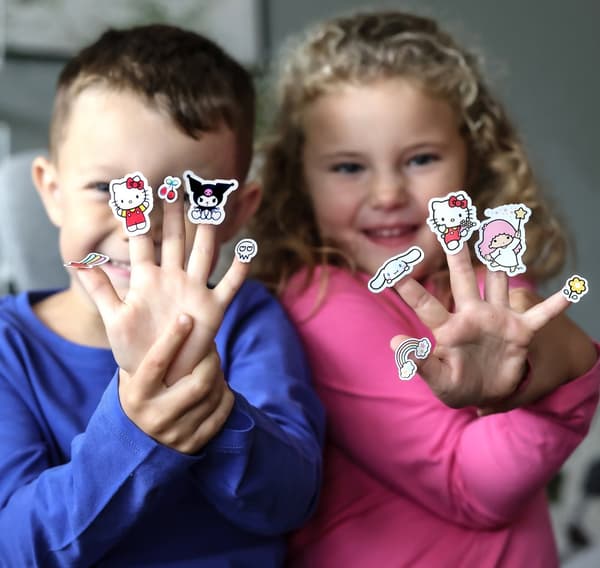 Hello Kitty Stickers Micki