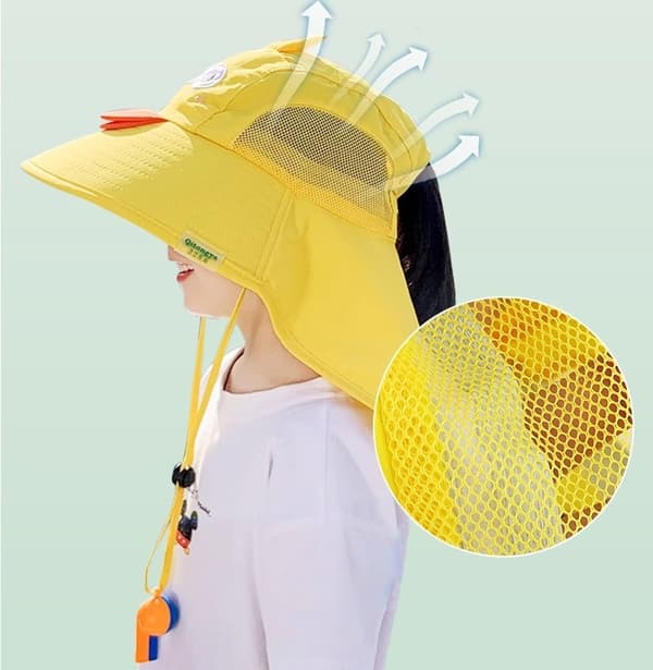 Barnsolhatt med UV-skydd & visselpipa – 3–10 år