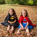 Miniatyrbilde 5 av 5: Kostymekjole Batgirl Med Kappe 110-116 cm Den Goda Fen