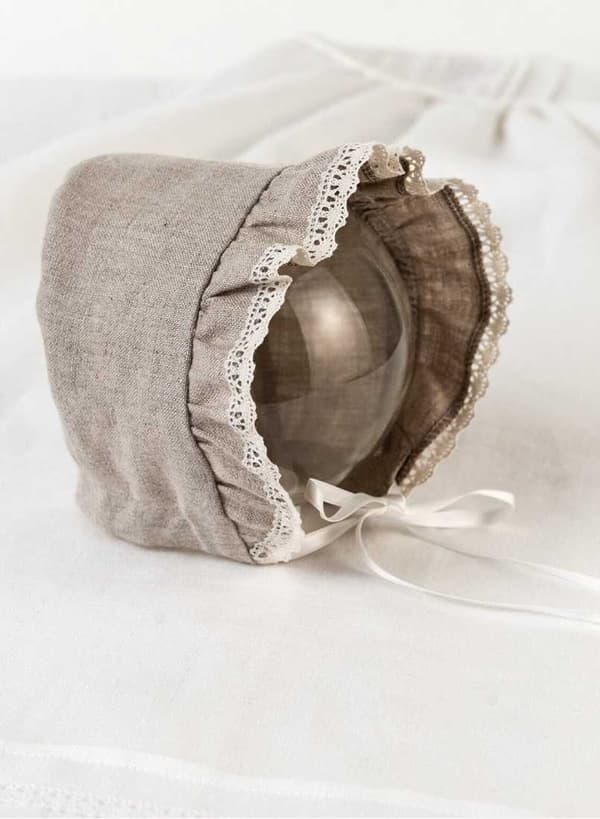Special occasions linen with long sleeves and bow