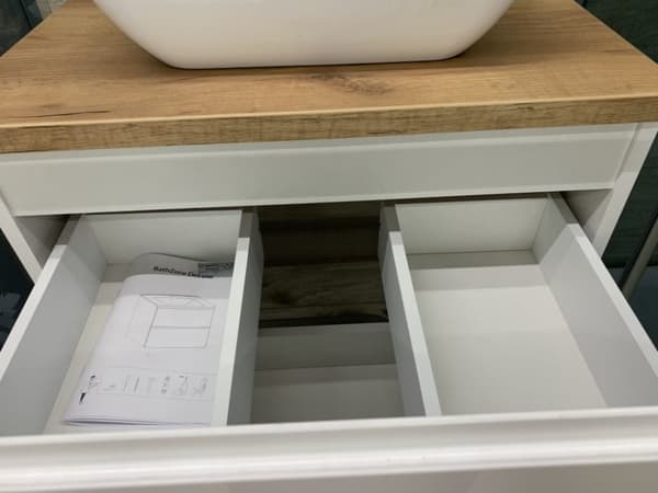 Badrumsskåp 60x50 cm hängande vit högglans med Modus-skiva
