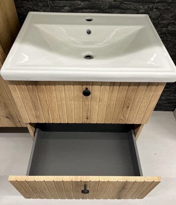 Set med 60 cm badrumsskåp, ek, evoke, lameller, med handfat, kran och sifon, Rietti