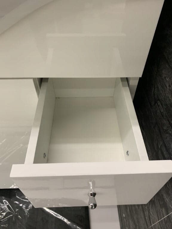 Kylpyhuonekaappi pesualtaalla, peilillä ja valaisimella, valkoinen, 75 cm Papaja