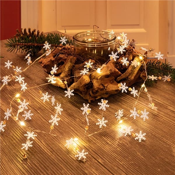 Goobay 10 LED-ljuskedja silvertråd "Snöflingor" med timerfunktion, varmvit (3000 K), batteridriven