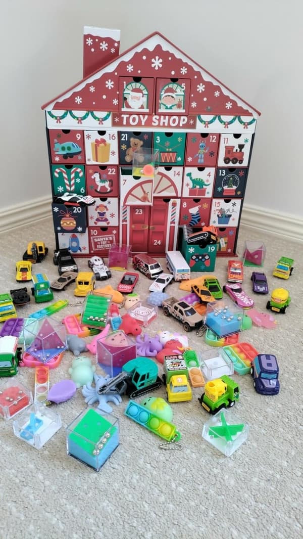Återanvändbar Adventskalendrar Fylld m Bilar MindGame Squishy Pop-it mm