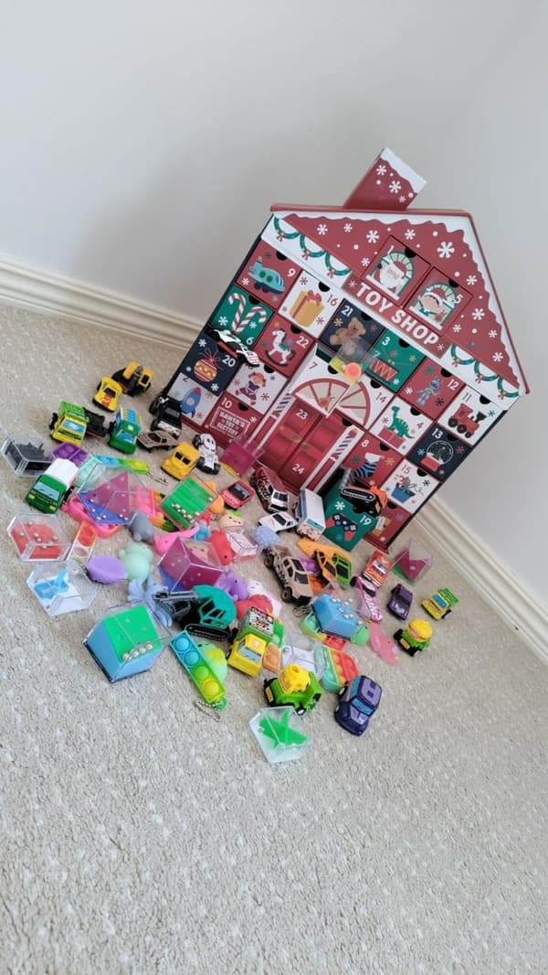 Återanvändbar Adventskalendrar Fylld m Bilar MindGame Squishy Pop-it mm