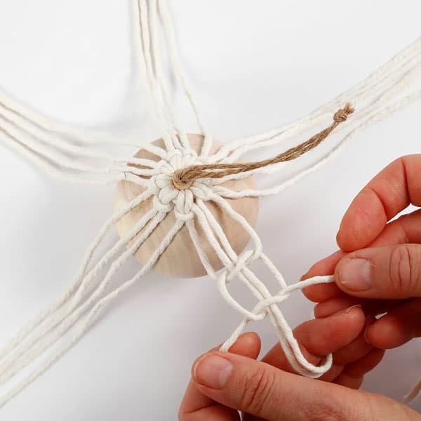 Julpyssel - DIY Kit - Julgranskulor Makramé