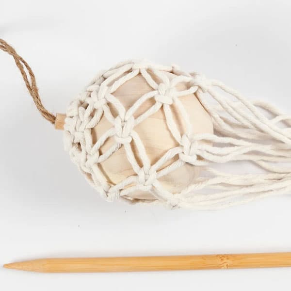 Julpyssel - DIY Kit - Julgranskulor Makramé
