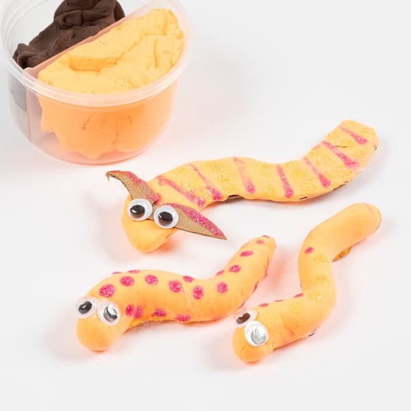 DIY Pysselkit - Halloweenkyrkogård Med Insekter