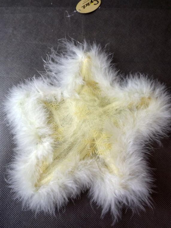 Stjerneformet vedhæng af cremefjer, 20 cm